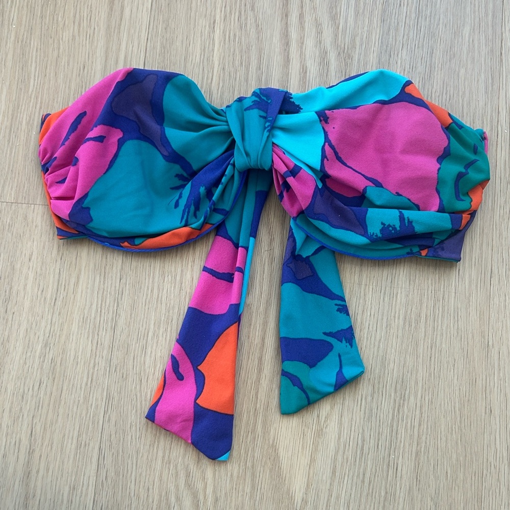 Salinas Underwire Bandeau Bikini Top M